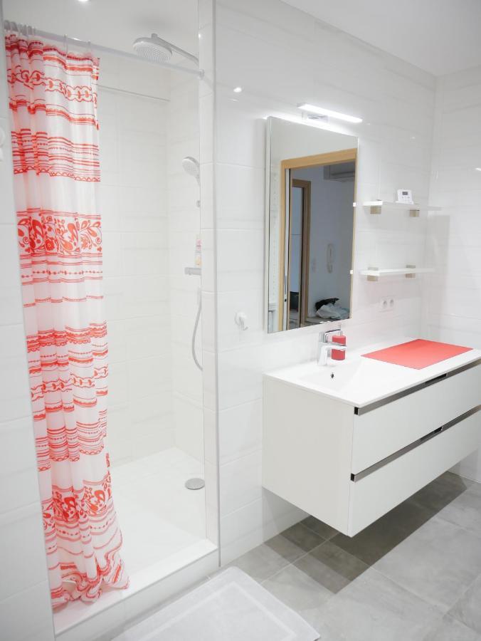 Superbe Appartement En Centre Ville Avec Terrasse Thonon-les-Bains Exteriör bild